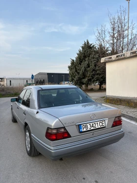 Mercedes-Benz E 220, снимка 4