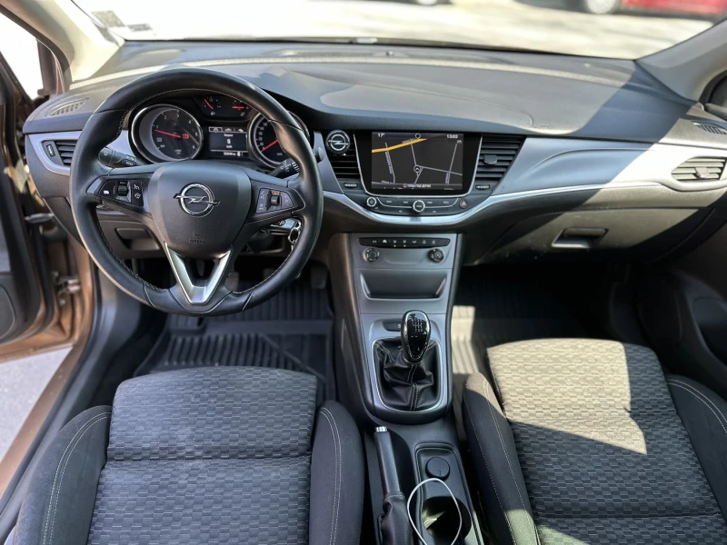 Opel Astra 1.6 CDTI 110 HP, снимка 12 - Автомобили и джипове - 45696230