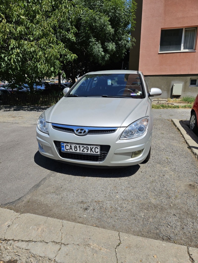 Hyundai I30 1.4 i газ-бензин, снимка 1 - Автомобили и джипове - 46414173
