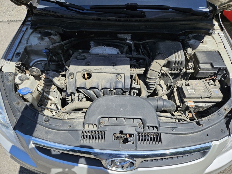 Hyundai I30 1.4 i газ-бензин, снимка 7 - Автомобили и джипове - 46414173