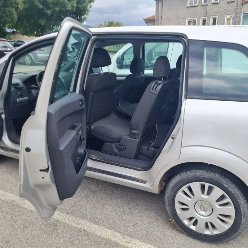 Opel Zafira, снимка 9 - Автомобили и джипове - 52376151