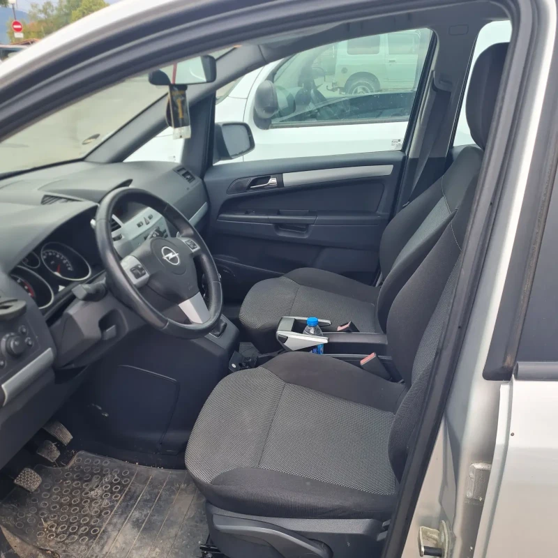 Opel Zafira, снимка 7 - Автомобили и джипове - 52376151