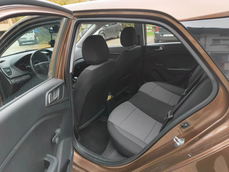 Hyundai I20, снимка 10 - Автомобили и джипове - 52568084