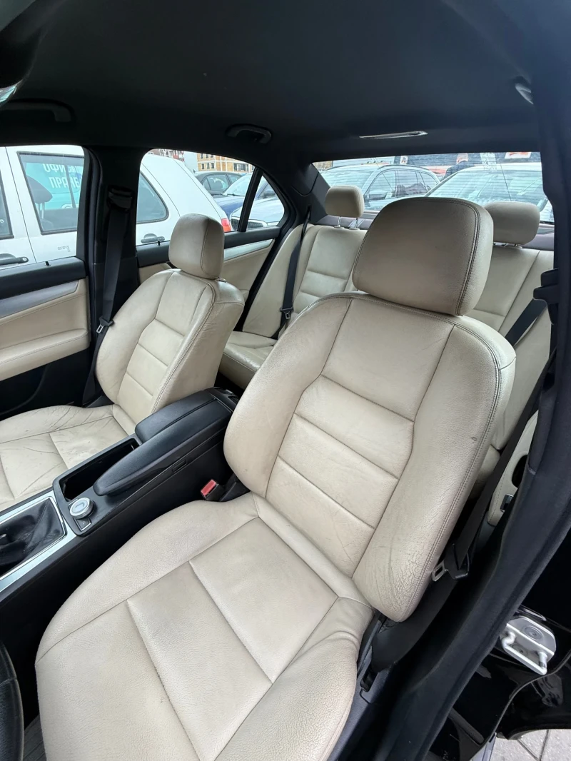 Mercedes-Benz C 220 Avangarde, снимка 13 - Автомобили и джипове - 52679945