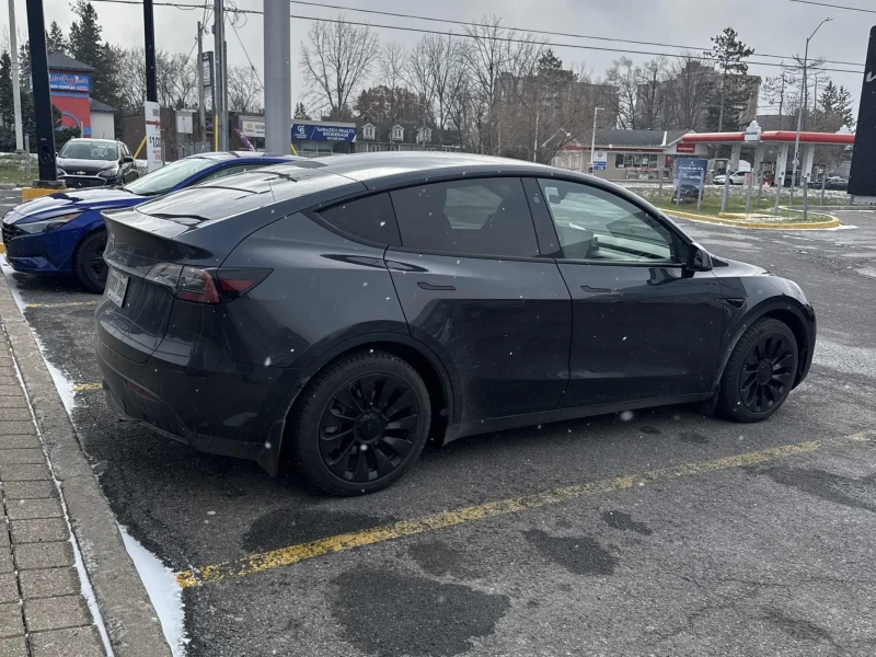 Tesla Model Y * RWD* CARFAX * БЕЗ ПЪРВОНАЧАЛНА ВНОСКА, снимка 4 - Автомобили и джипове - 52912805