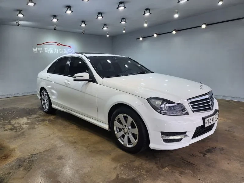 Mercedes-Benz C 200 W204 Cgi, снимка 3 - Автомобили и джипове - 55015187