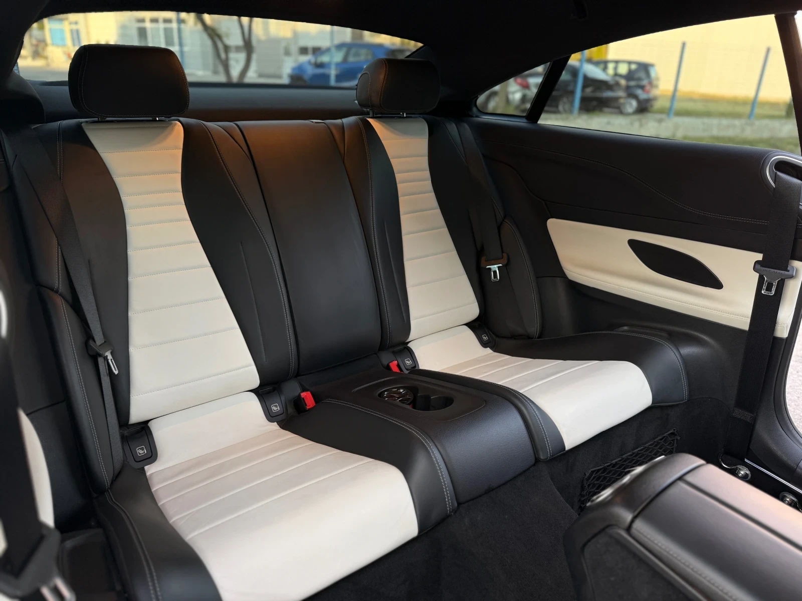 Mercedes-Benz E 220 AMG - Line | Head Up | Designo | 4-Matic - изображение 9