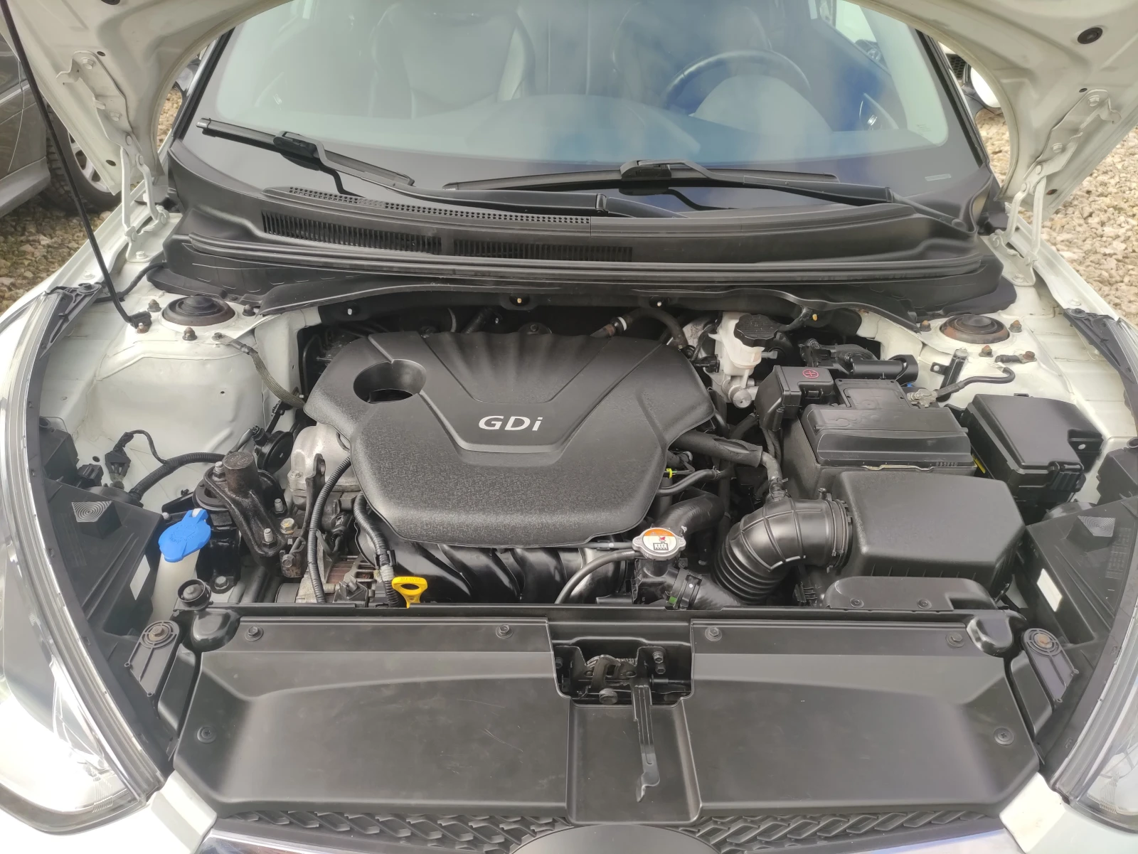 Hyundai Veloster  1, 6Gdi/140 Automat - изображение 9