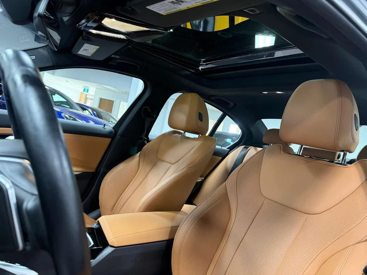 BMW 330 * 330i xDrive * 2 �����* �������* PANO* KEYLESS*  | Mobile.bg � ����������� 17