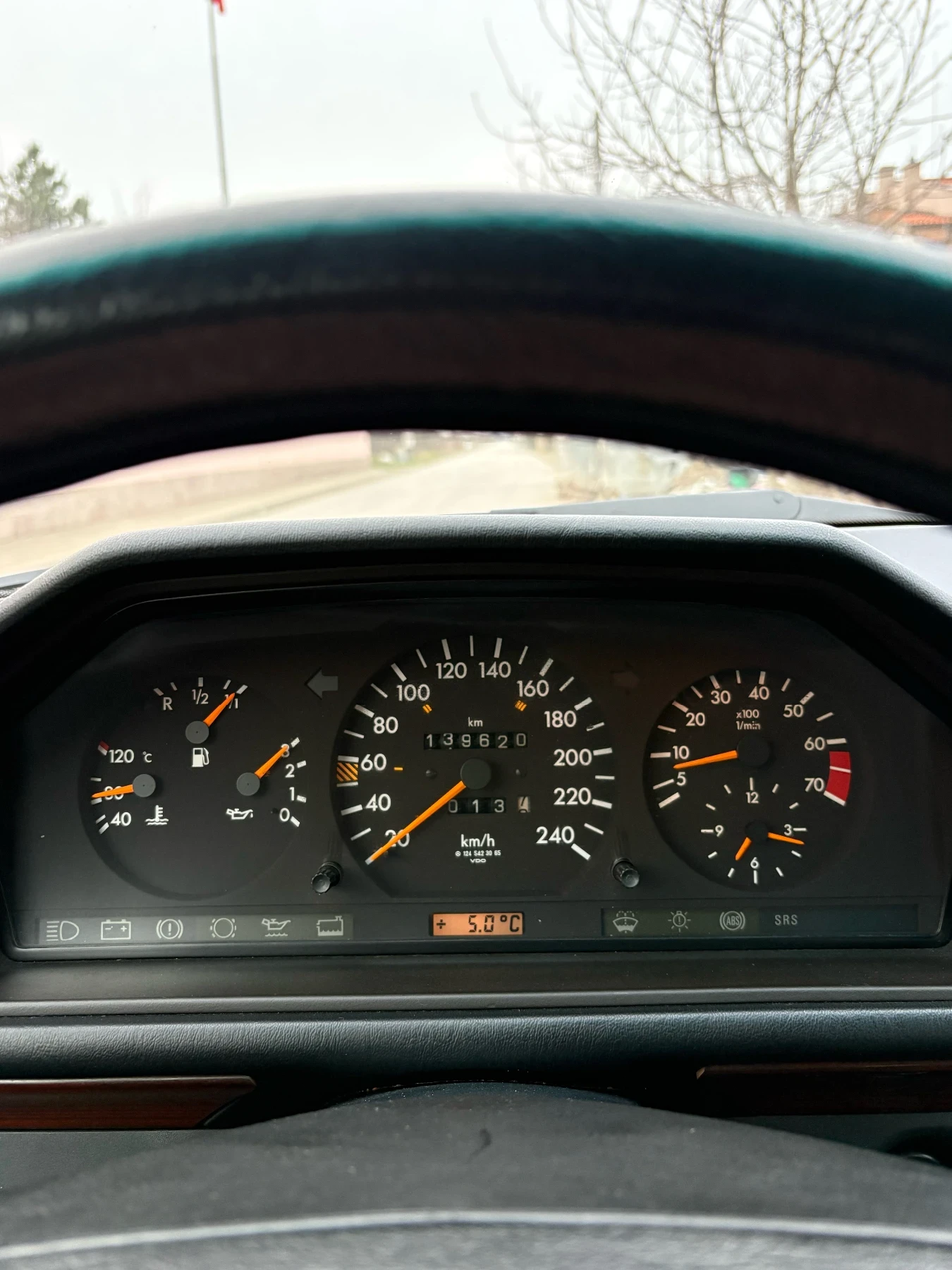 Mercedes-Benz E 220, снимка 6 - Автомобили и джипове - 53712018