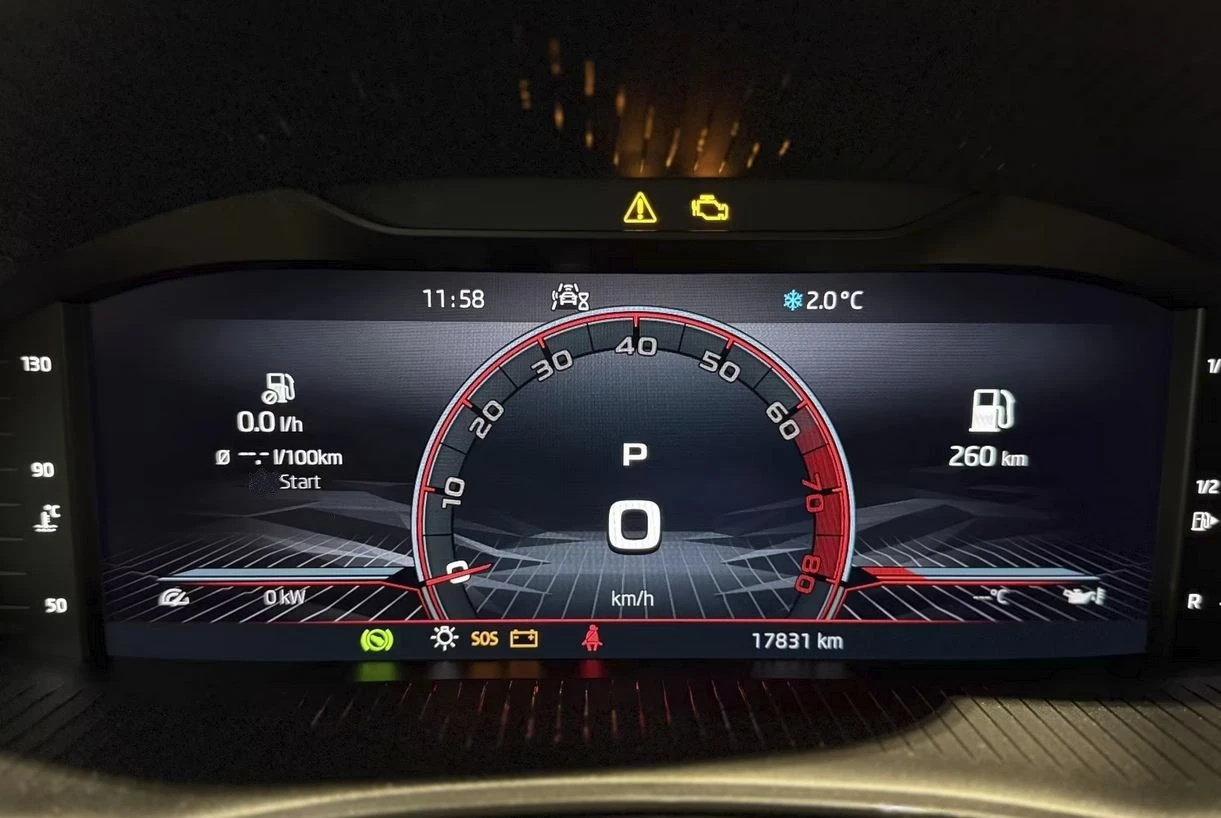 Skoda Fabia 1.5TSI, снимка 8 - Автомобили и джипове - 53786608