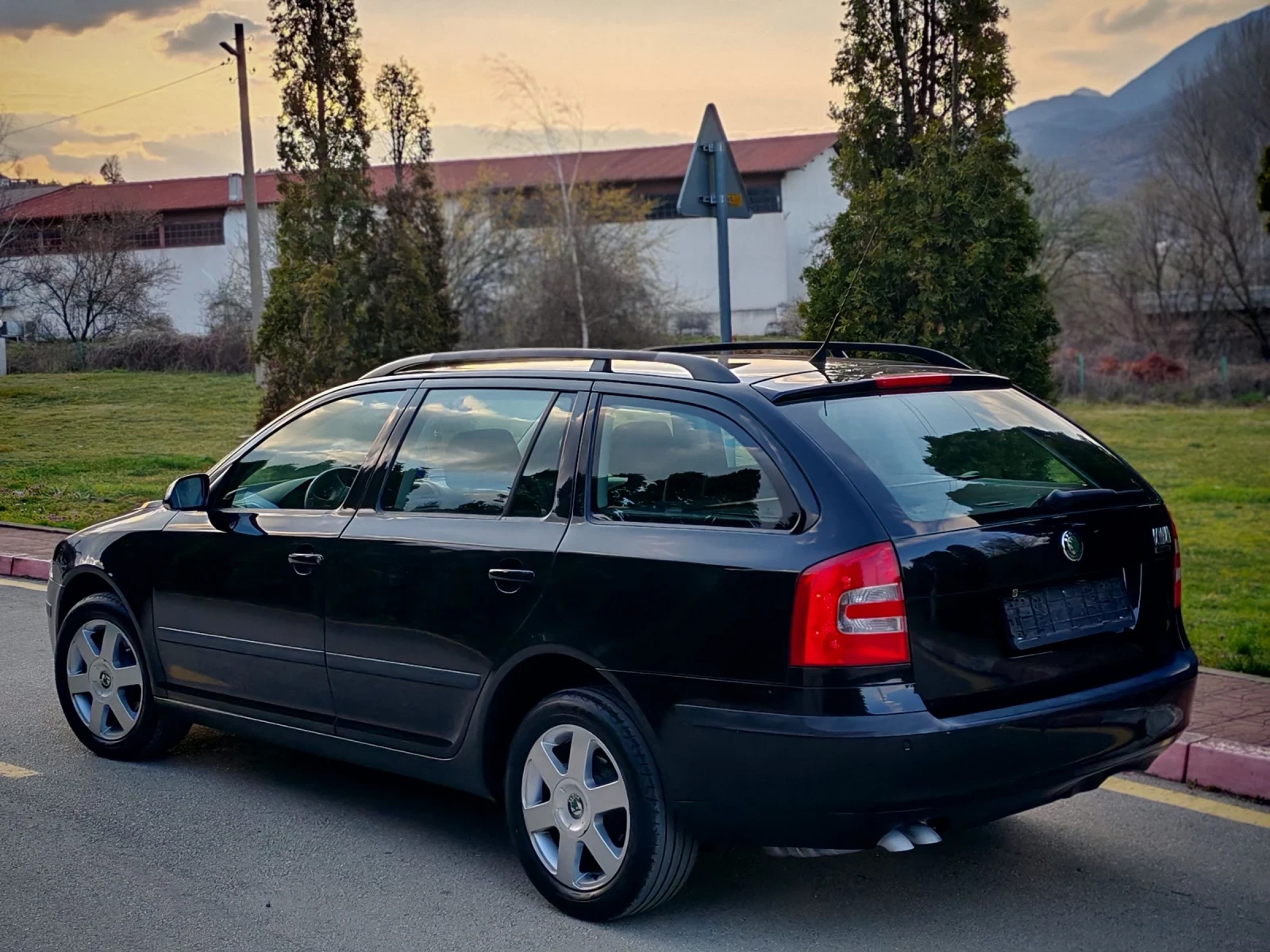 Skoda Octavia 2.0TDI(140)* 6-СКОРОСТИ* ANDROID* , снимка 4 - Автомобили и джипове - 53977532
