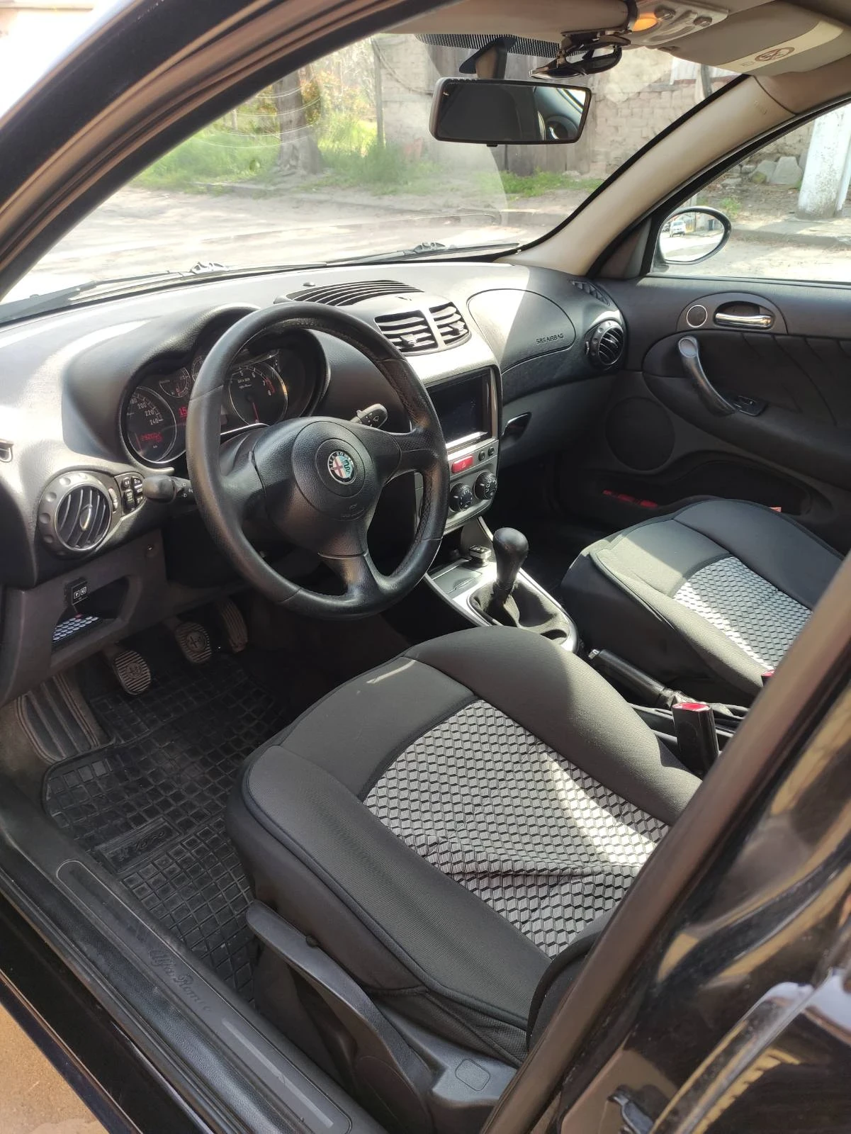 Alfa Romeo 147, снимка 5 - Автомобили и джипове - 54209374