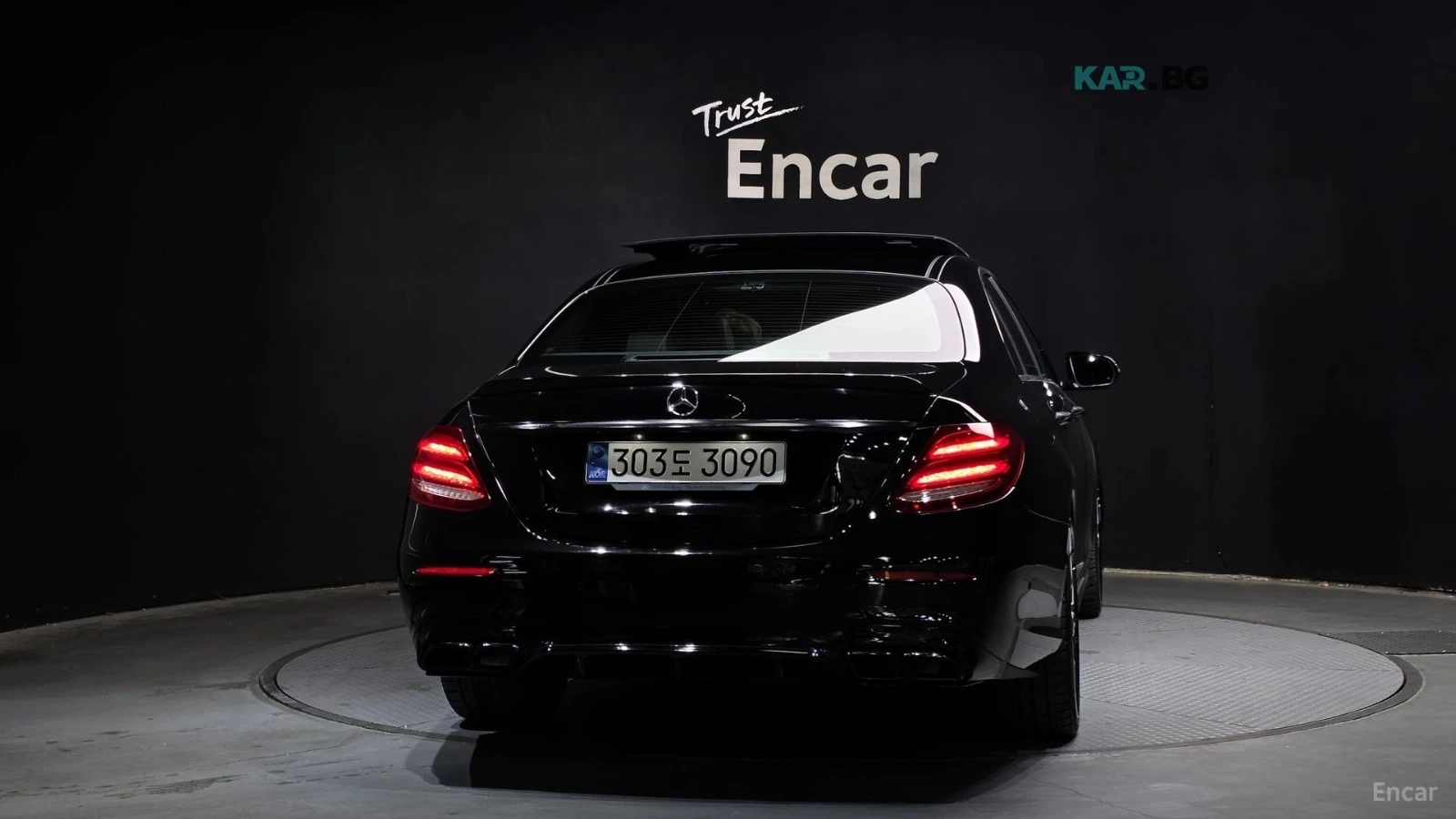 Mercedes-Benz E 220 4MATIC* AMG-LINE* MILD-HYBRID* DRIVE-ASSIST* FULL*, снимка 4 - Автомобили и джипове - 54783682