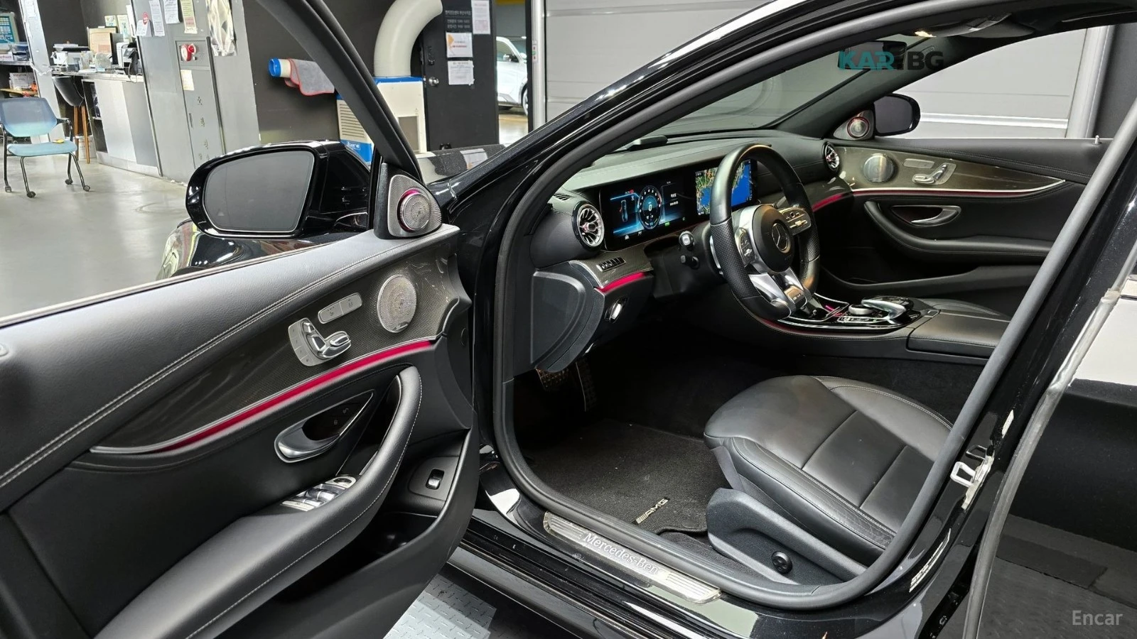 Mercedes-Benz E 220 4MATIC* AMG-LINE* MILD-HYBRID* DRIVE-ASSIST* FULL*, снимка 5 - Автомобили и джипове - 54783682