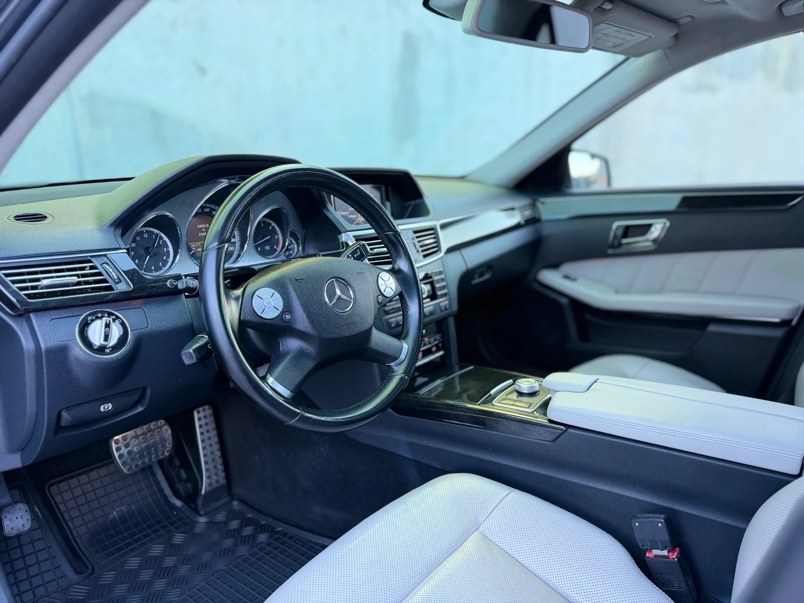 Mercedes-Benz E 350 3.5CDi~231hp~AVANTGARDE~ПОДГРЕВ/ОБДУХВАНЕ, снимка 9 - Автомобили и джипове - 54973725