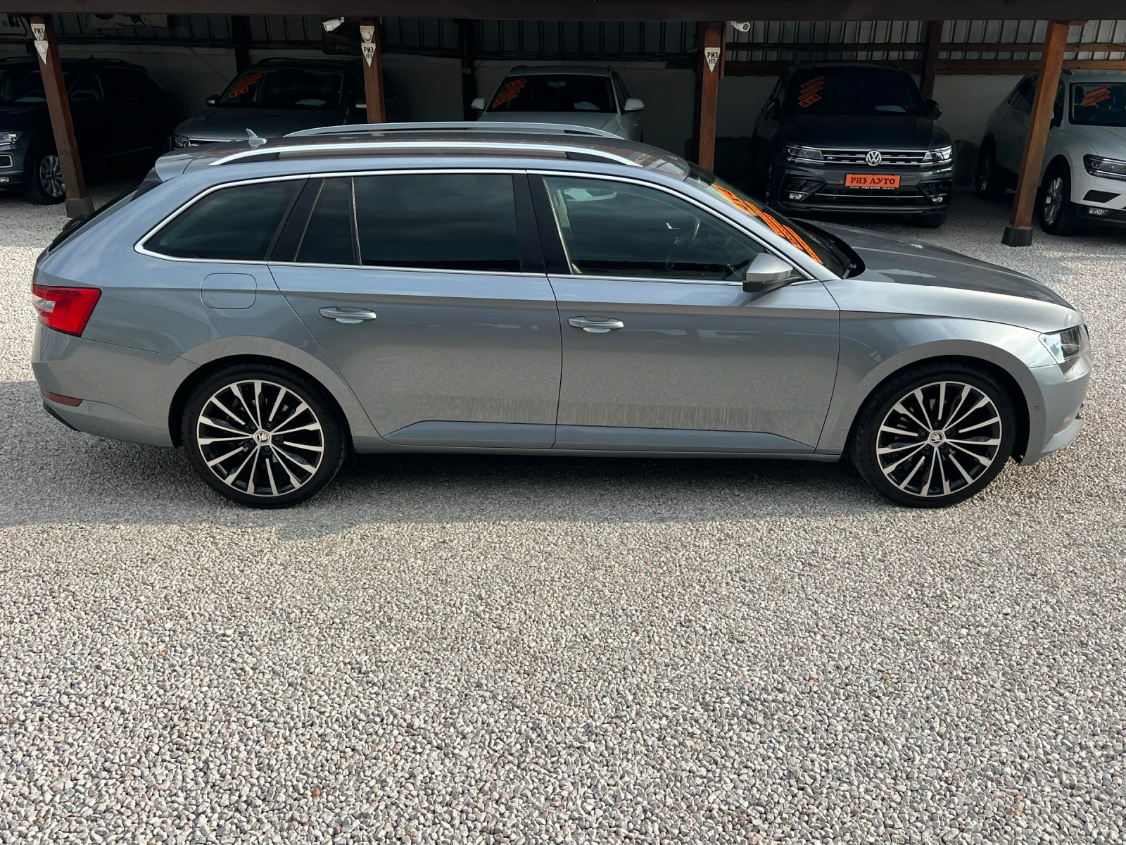 Skoda Superb 2.0TDI* LAURIN&KLEMENT* 190ks* AUT* FULL* 4x4* LIZ, снимка 7 - Автомобили и джипове - 55430934