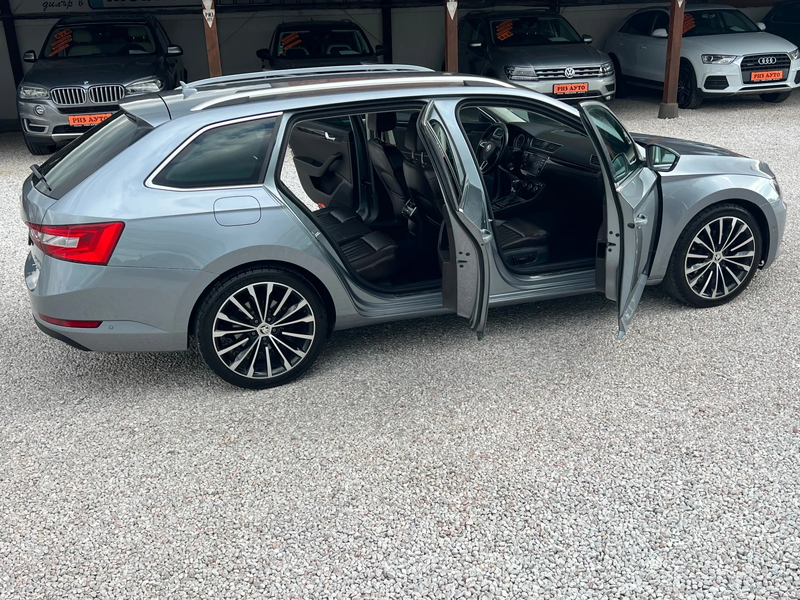 Skoda Superb 2.0TDI* LAURIN&KLEMENT* 190ks* AUT* FULL* 4x4* LIZ, снимка 13 - Автомобили и джипове - 55430934