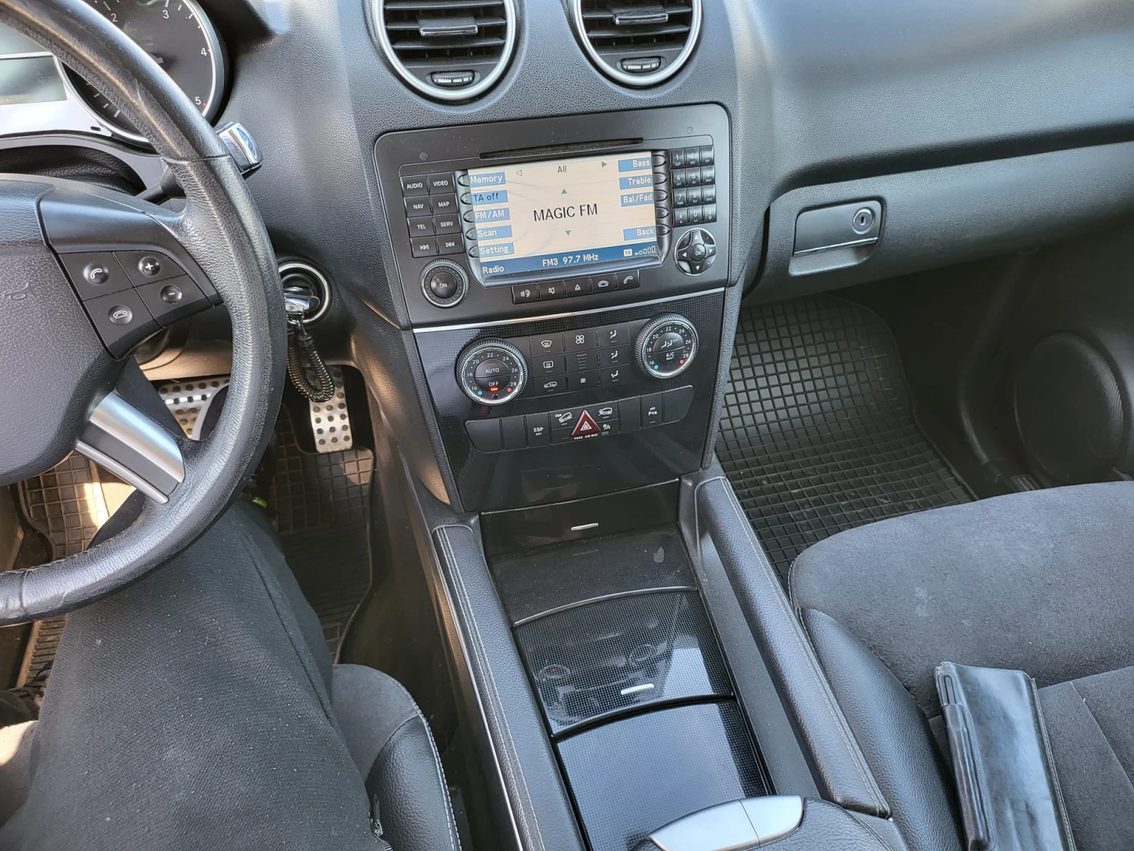 Mercedes-Benz 320, снимка 9 - Автомобили и джипове - 55598118