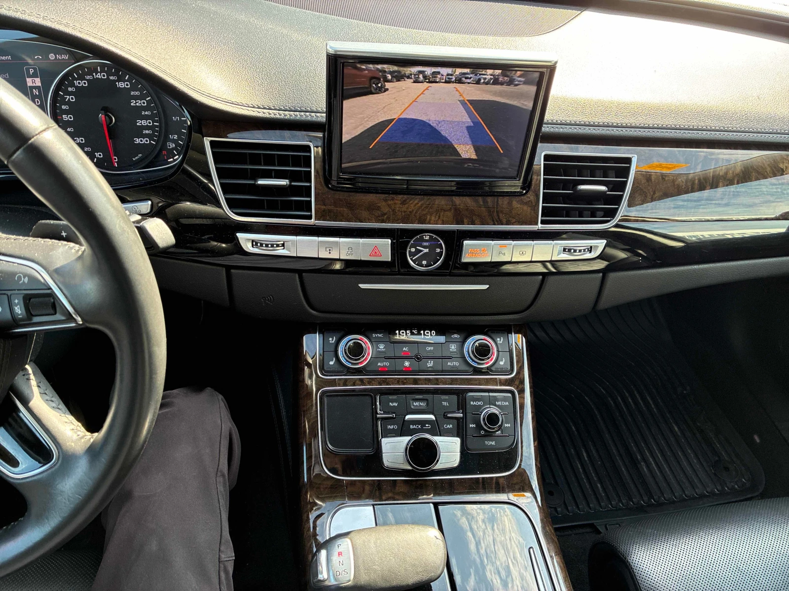 Audi A8 * Premium * CARFAX * БЕЗ ПЪРВОНАЧАЛНА ВНОСКА, снимка 9 - Автомобили и джипове - 55842357