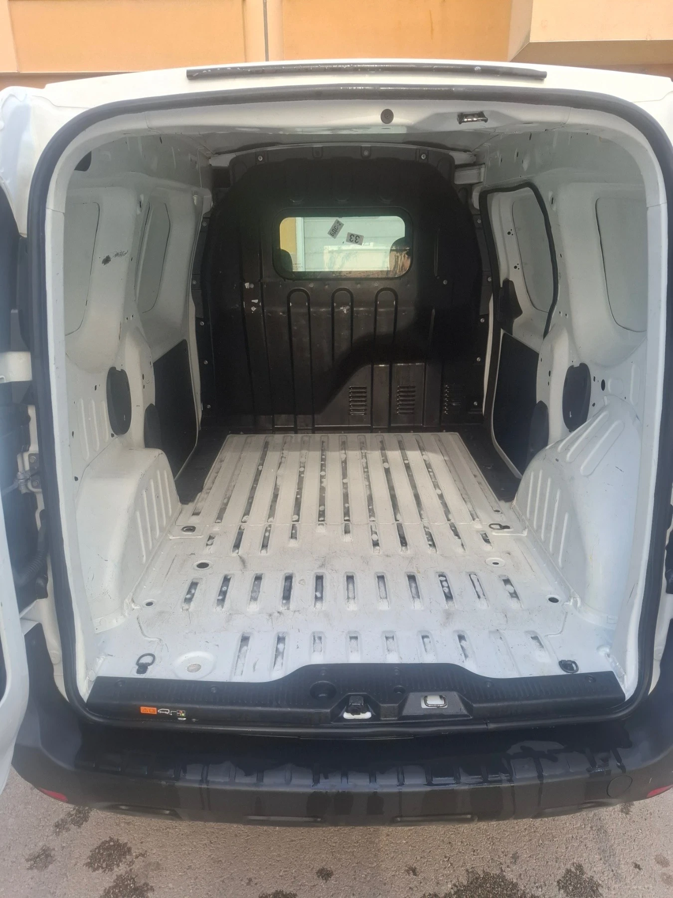 Dacia Dokker 1, 5 dci, снимка 6 - Автомобили и джипове - 55980262