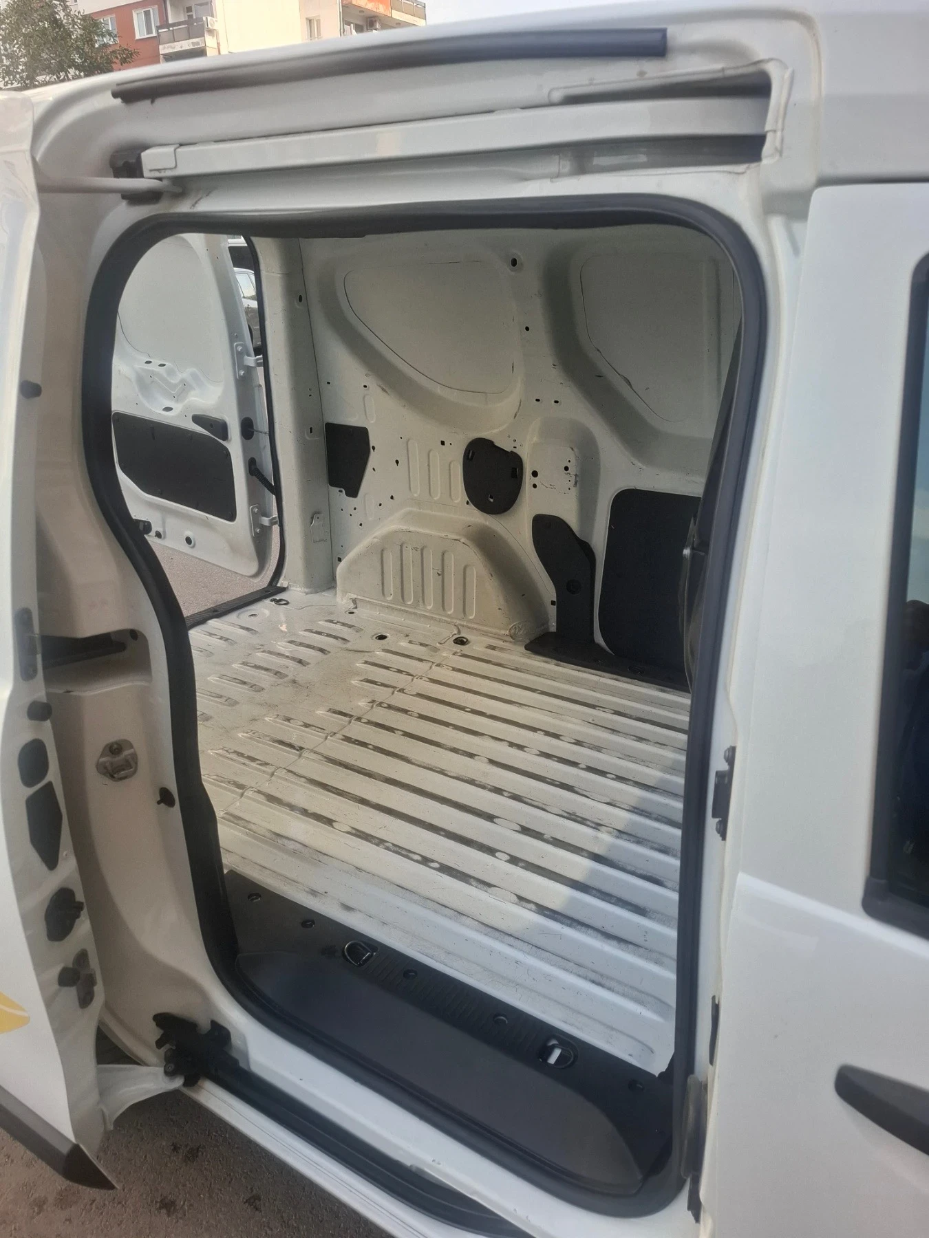 Dacia Dokker 1, 5 dci, снимка 4 - Автомобили и джипове - 55980262