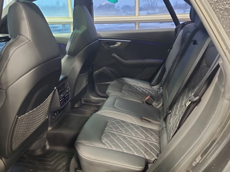 Audi SQ8 * * CARFAX * * АВТО КРЕДИТ * * , снимка 9 - Автомобили и джипове - 52951865