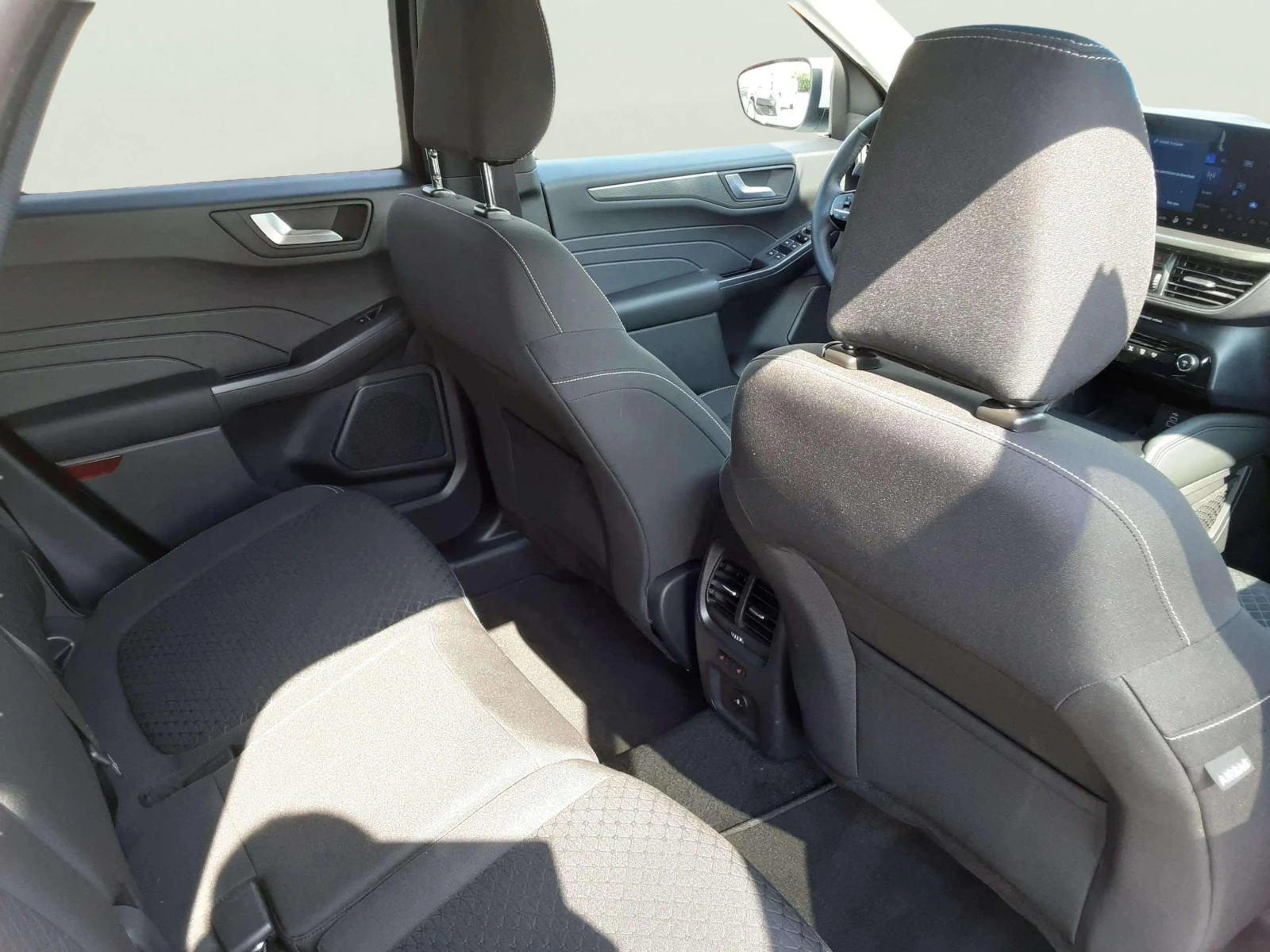 Ford Kuga 4WD 2.5 FHEV 183 PS CVT - изображение 9