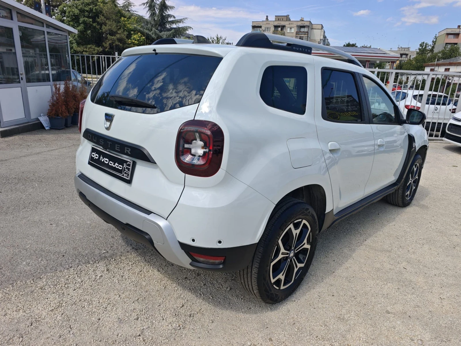 Dacia Duster 1.0TCE* ГАЗ* ОТЛИЧЕН* ЕКСТРИ* KEYLESS* ТОП ЦЕНА*  - изображение 5