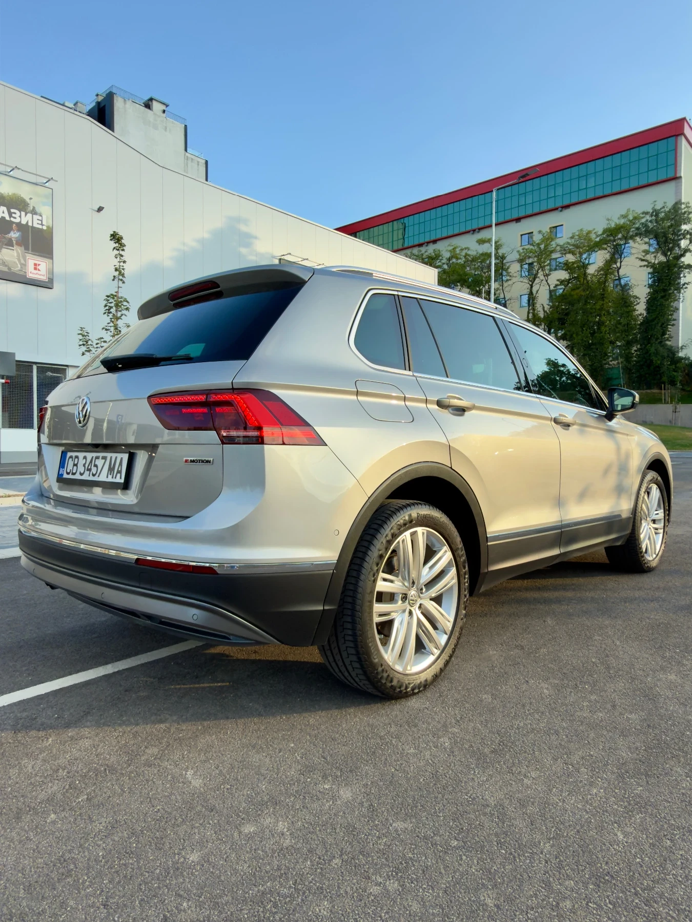 VW Tiguan Highline 2.0 TDI 4MOTION BMT - изображение 6