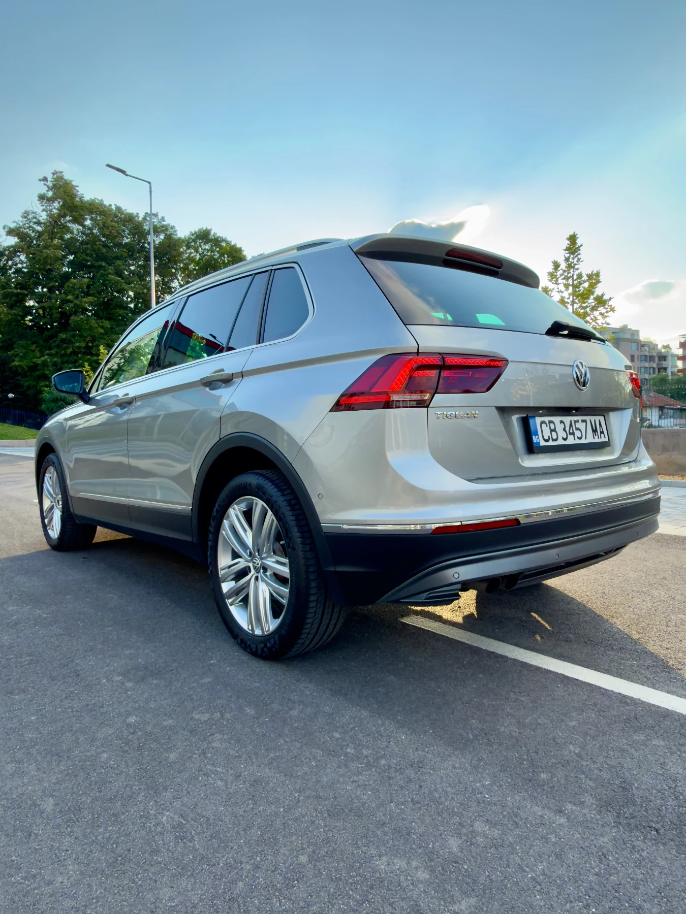 VW Tiguan Highline 2.0 TDI 4MOTION BMT - изображение 5