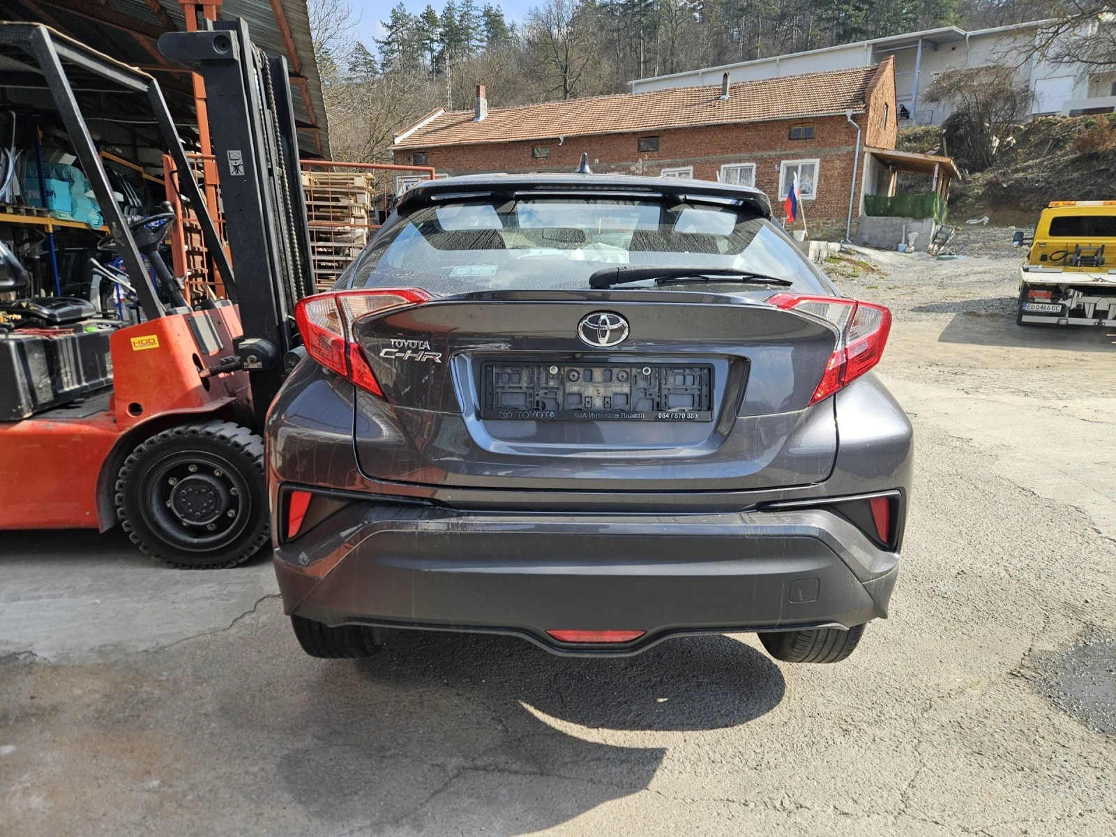 Toyota C-HR 1.2i, снимка 3 - Автомобили и джипове - 53736389