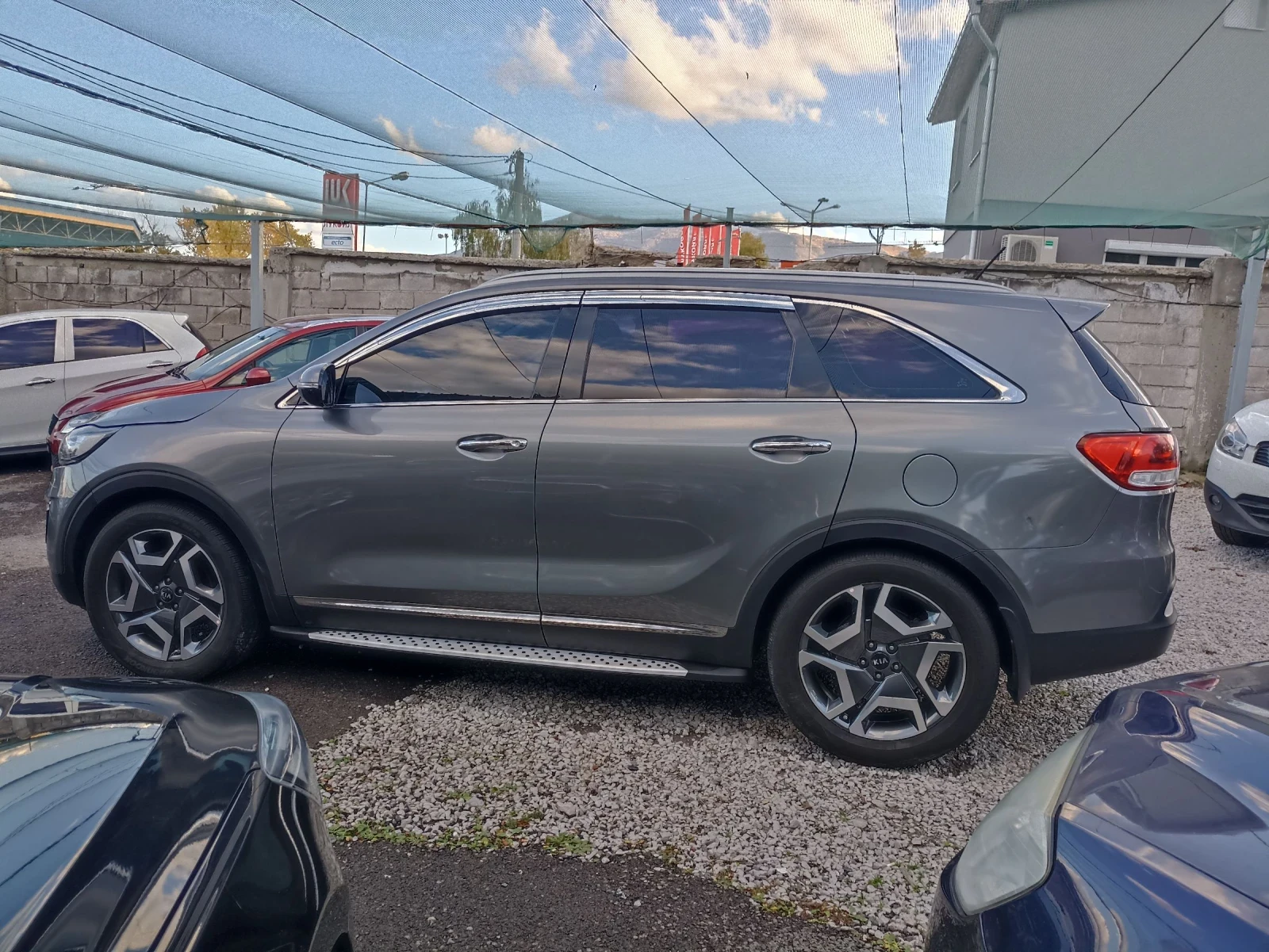 Kia Sorento 2.0 CRDI 4x4, снимка 3 - Автомобили и джипове - 54114201