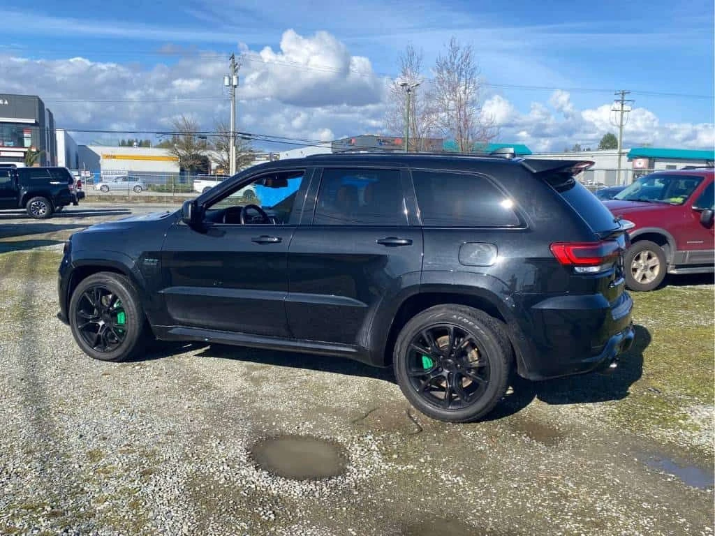 Jeep Grand cherokee  SRT /CAMERA/DISTRONIC/6, 4 V8 / Harman Kardon, снимка 3 - Автомобили и джипове - 53985648