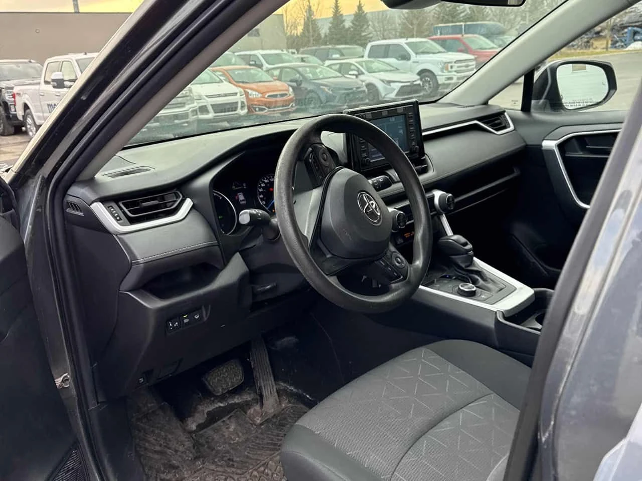 Toyota Rav4 * Hybrid LE * CARFAX * ПОДГРЕВИ * КАМЕРА * , снимка 6 - Автомобили и джипове - 54243230