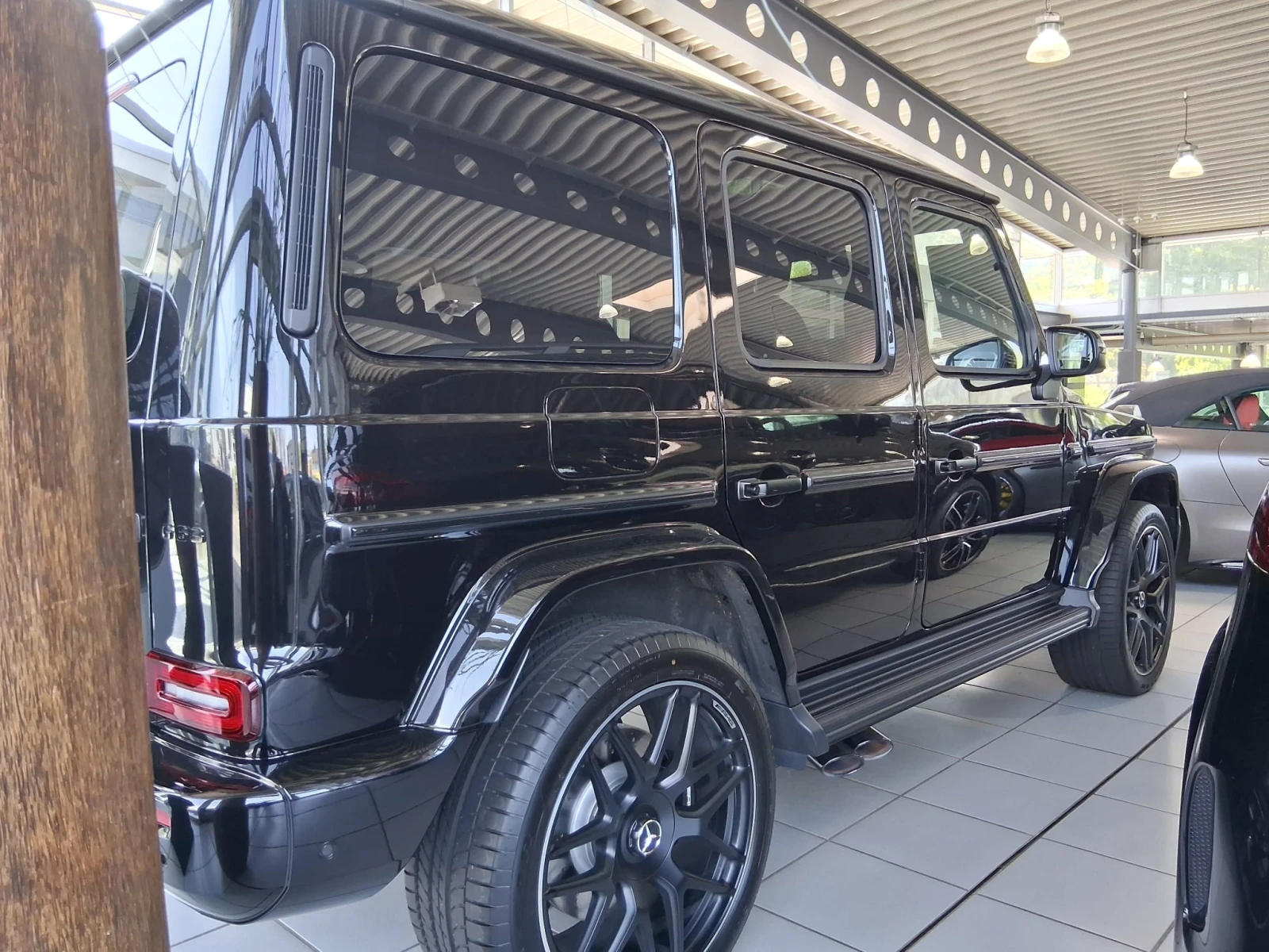 Mercedes-Benz G 63 AMG 4.0 V8 4x4, снимка 3 - Автомобили и джипове - 54326400