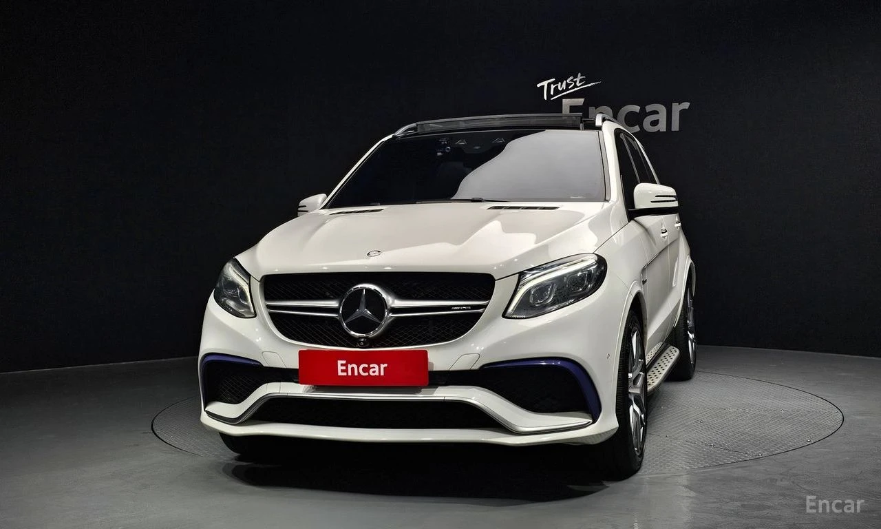 Mercedes-Benz GLE 63 AMG 360* ОБДУХ* TV* М.ТОЧКА* PANO, снимка 2 - Автомобили и джипове - 54458241