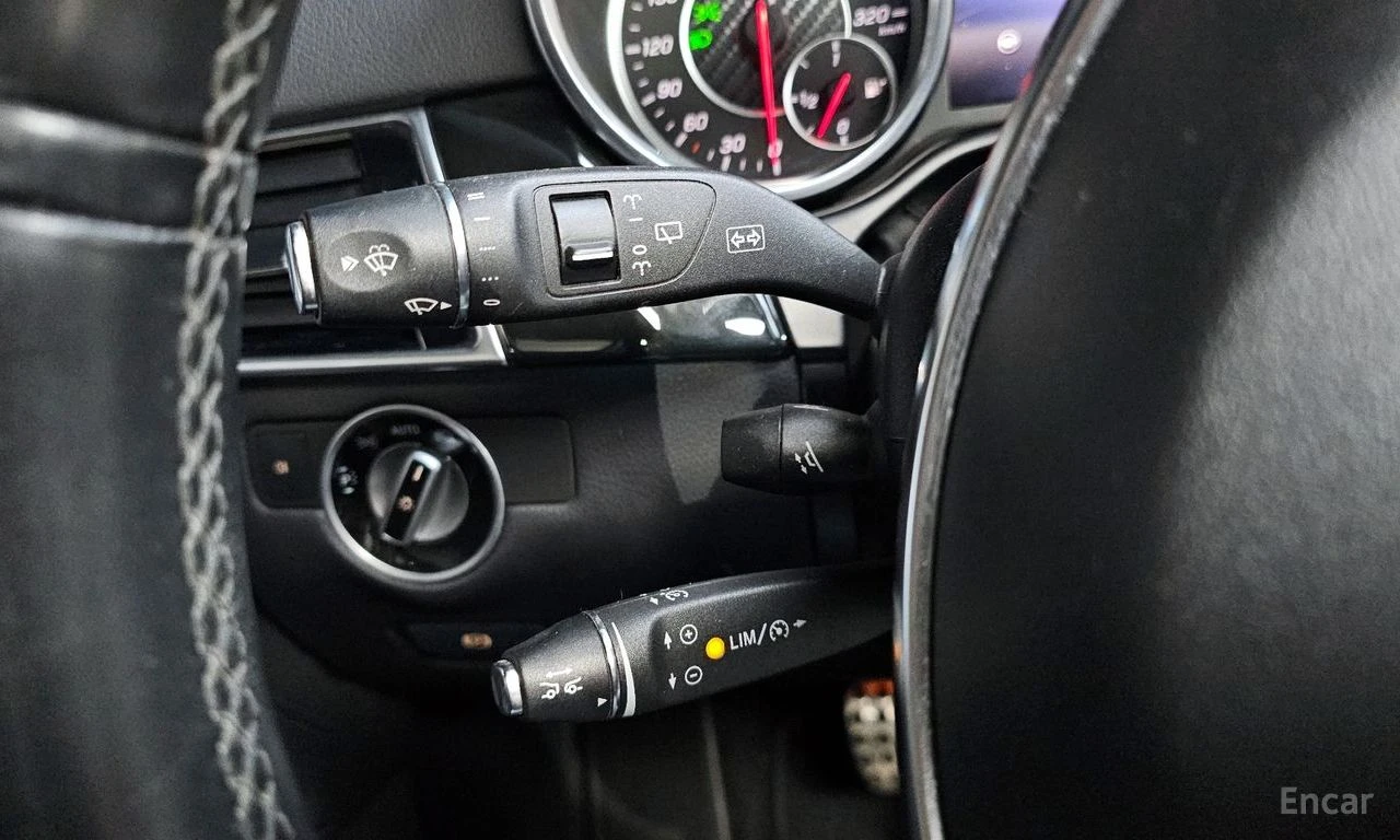 Mercedes-Benz GLE 63 AMG 360* ОБДУХ* TV* М.ТОЧКА* PANO, снимка 15 - Автомобили и джипове - 54458241