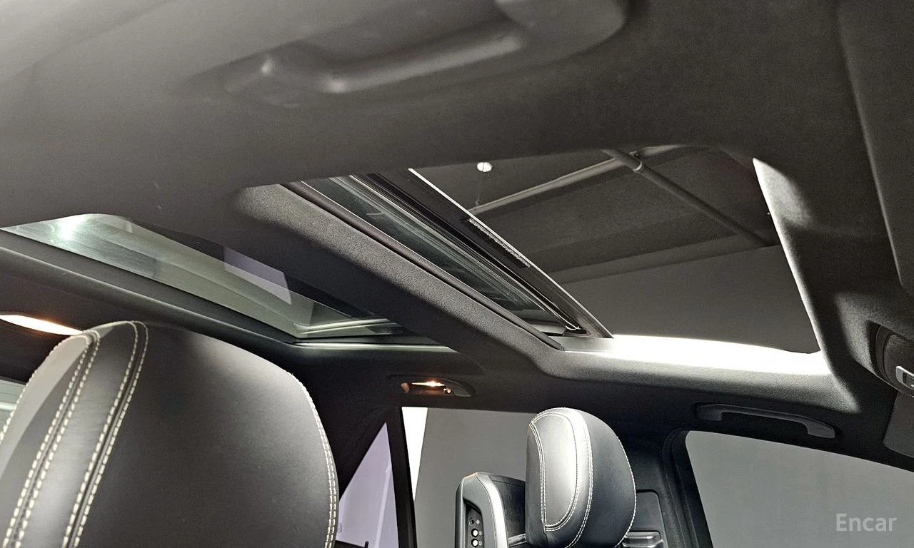 Mercedes-Benz GLE 63 AMG 360* ОБДУХ* TV* М.ТОЧКА* PANO, снимка 11 - Автомобили и джипове - 54458241