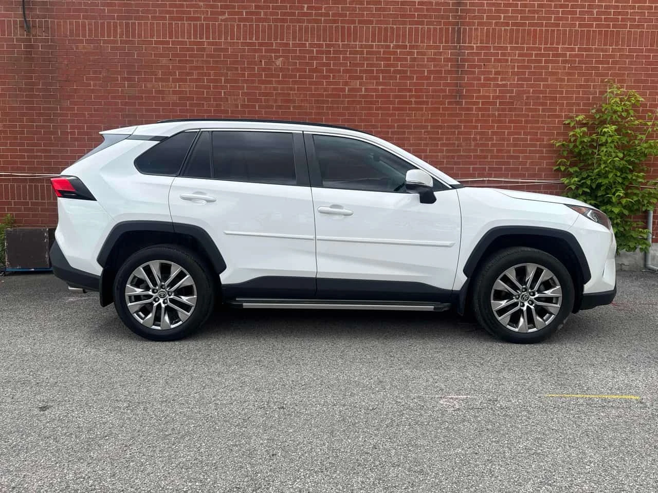Toyota Rav4 | XLE | ПОДГРЕВ | CARFAX | ДВА КЛЮЧА | , снимка 3 - Автомобили и джипове - 54886896