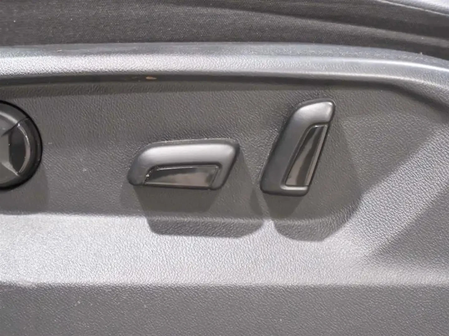 VW Tiguan Comfortline * AвтоКредит * (ЦЕНА ДО БГ), снимка 11 - Автомобили и джипове - 54895516