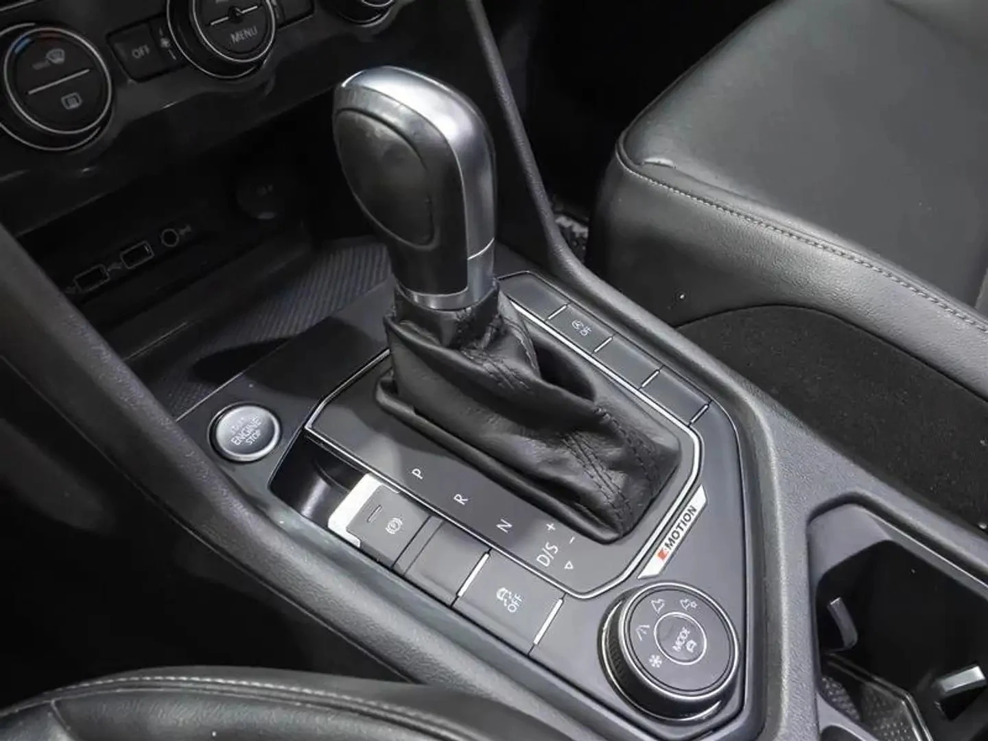 VW Tiguan Comfortline * AвтоКредит * (ЦЕНА ДО БГ), снимка 17 - Автомобили и джипове - 54895516