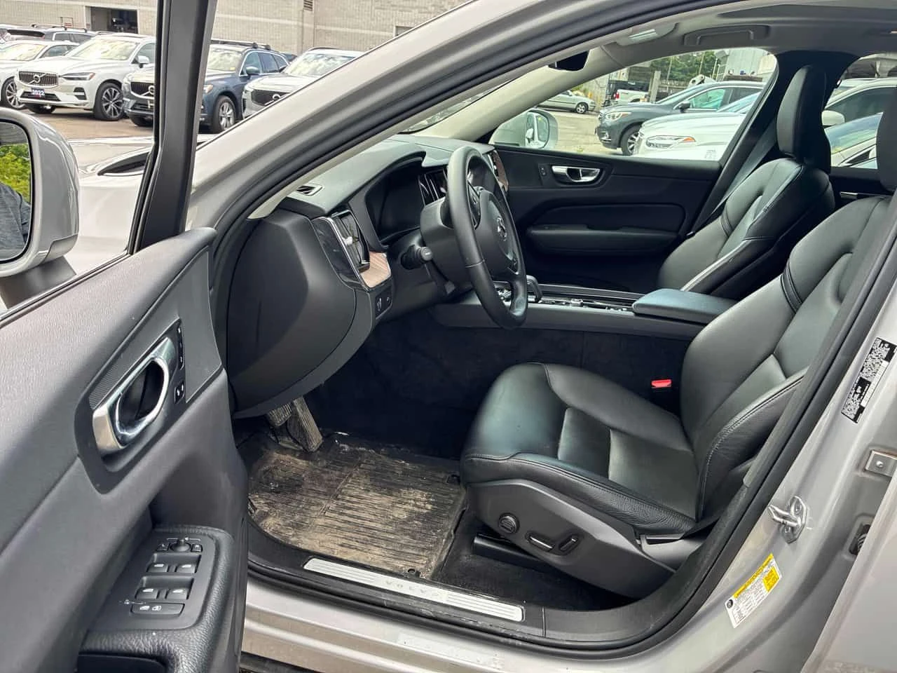 Volvo XC60 * B6 AWD Momentum * CARFAX * ОТ ПРЕДСТАВИТЕЛСТВО, снимка 5 - Автомобили и джипове - 55241256