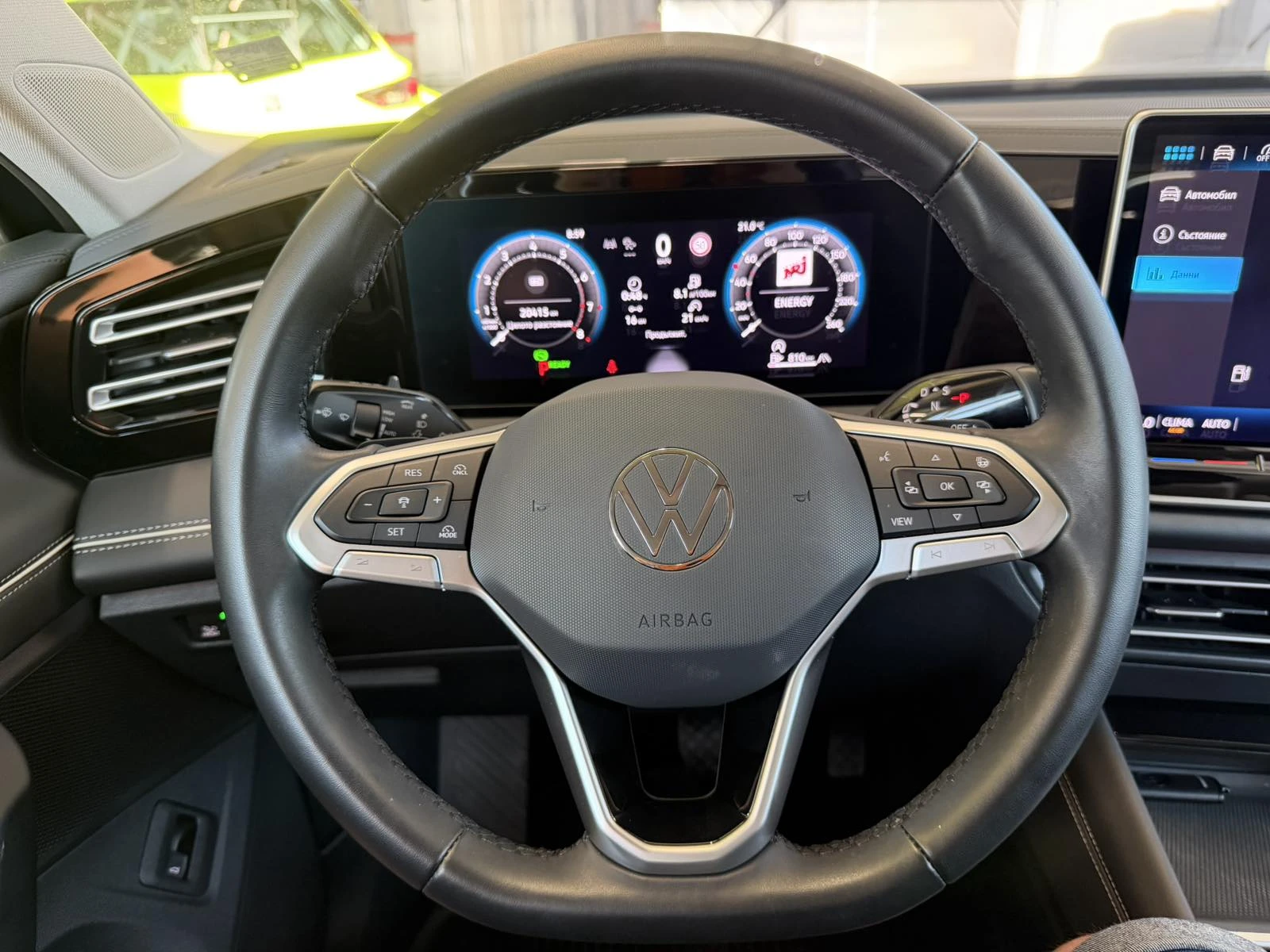 VW Tiguan 1.5MHEV Гаранция, снимка 11 - Автомобили и джипове - 56021807