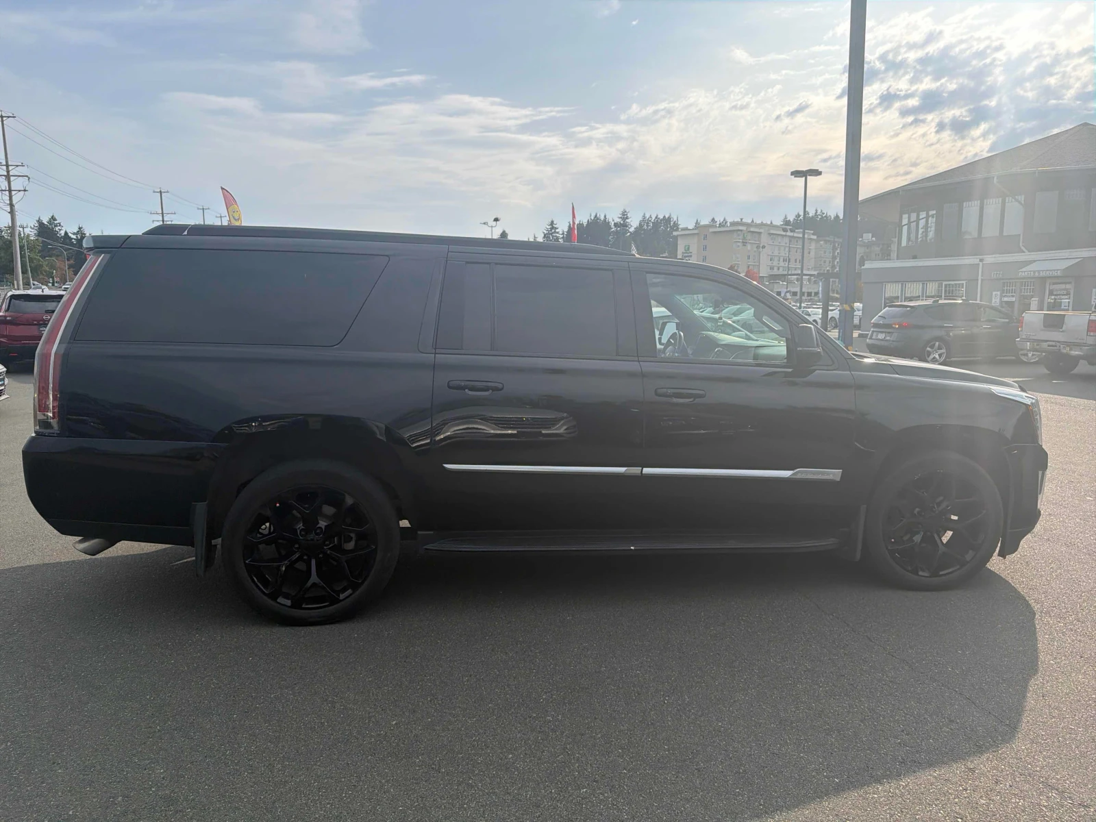 Cadillac Escalade * Luxury* АВТОКРЕДИТ БЕЗ ПЪРВОНАЧАЛНА ВНОСКА* , снимка 3 - Автомобили и джипове - 56071842