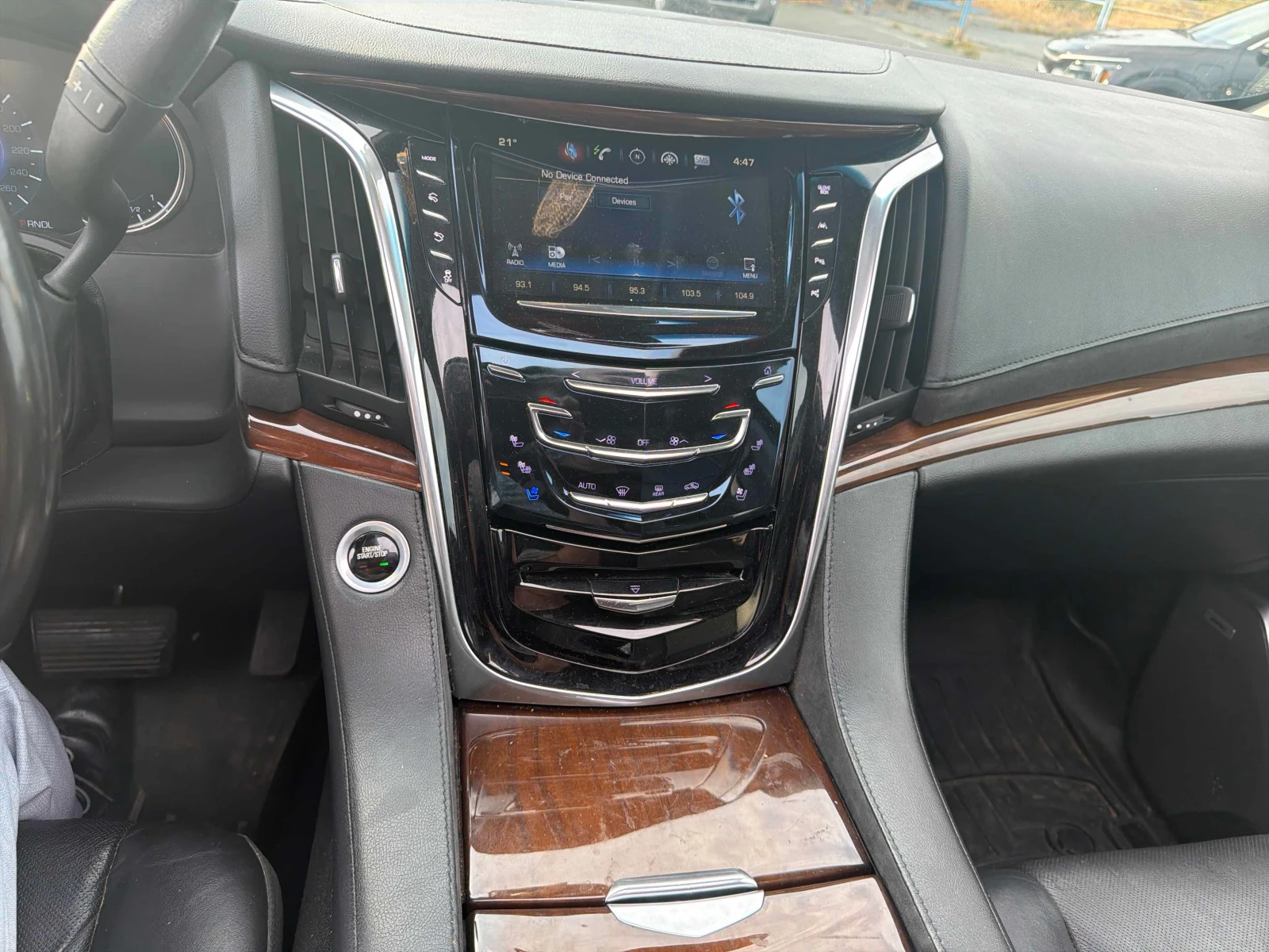 Cadillac Escalade * Luxury* АВТОКРЕДИТ БЕЗ ПЪРВОНАЧАЛНА ВНОСКА* , снимка 9 - Автомобили и джипове - 56071842
