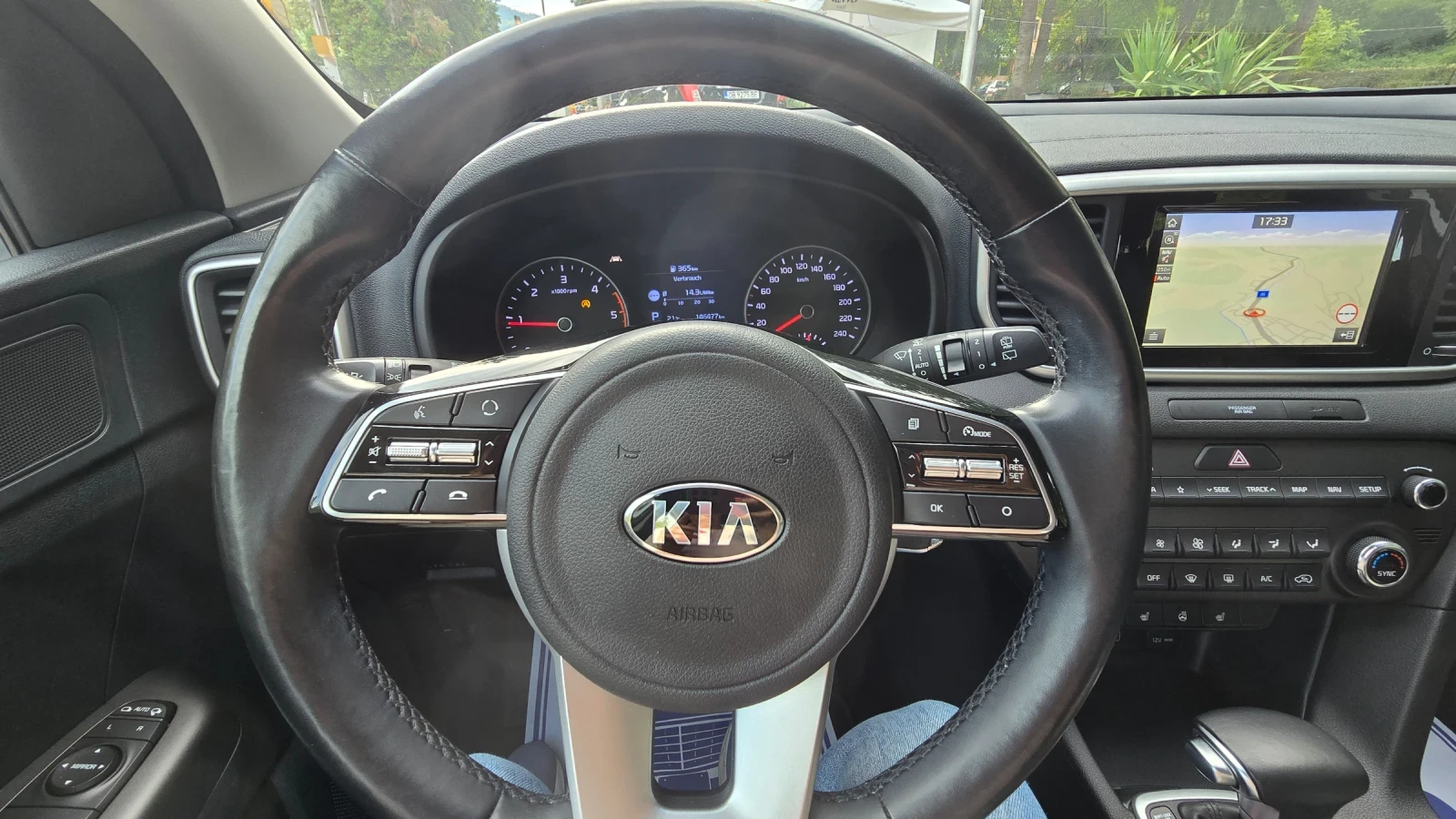 Kia Sportage 1.6 CRDI MILD 4X4 136к.с., снимка 13 - Автомобили и джипове - 56119802