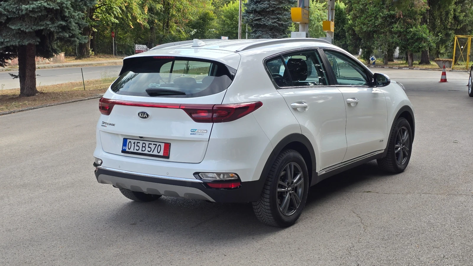 Kia Sportage 1.6 CRDI MILD 4X4 136к.с., снимка 5 - Автомобили и джипове - 56119802