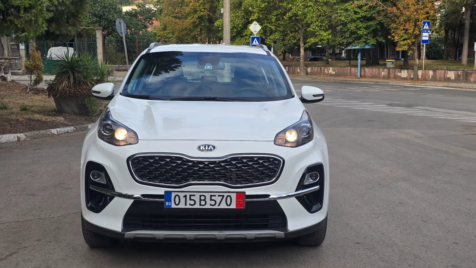 Kia Sportage 1.6 CRDI MILD 4X4 136к.с., снимка 2 - Автомобили и джипове - 56119802