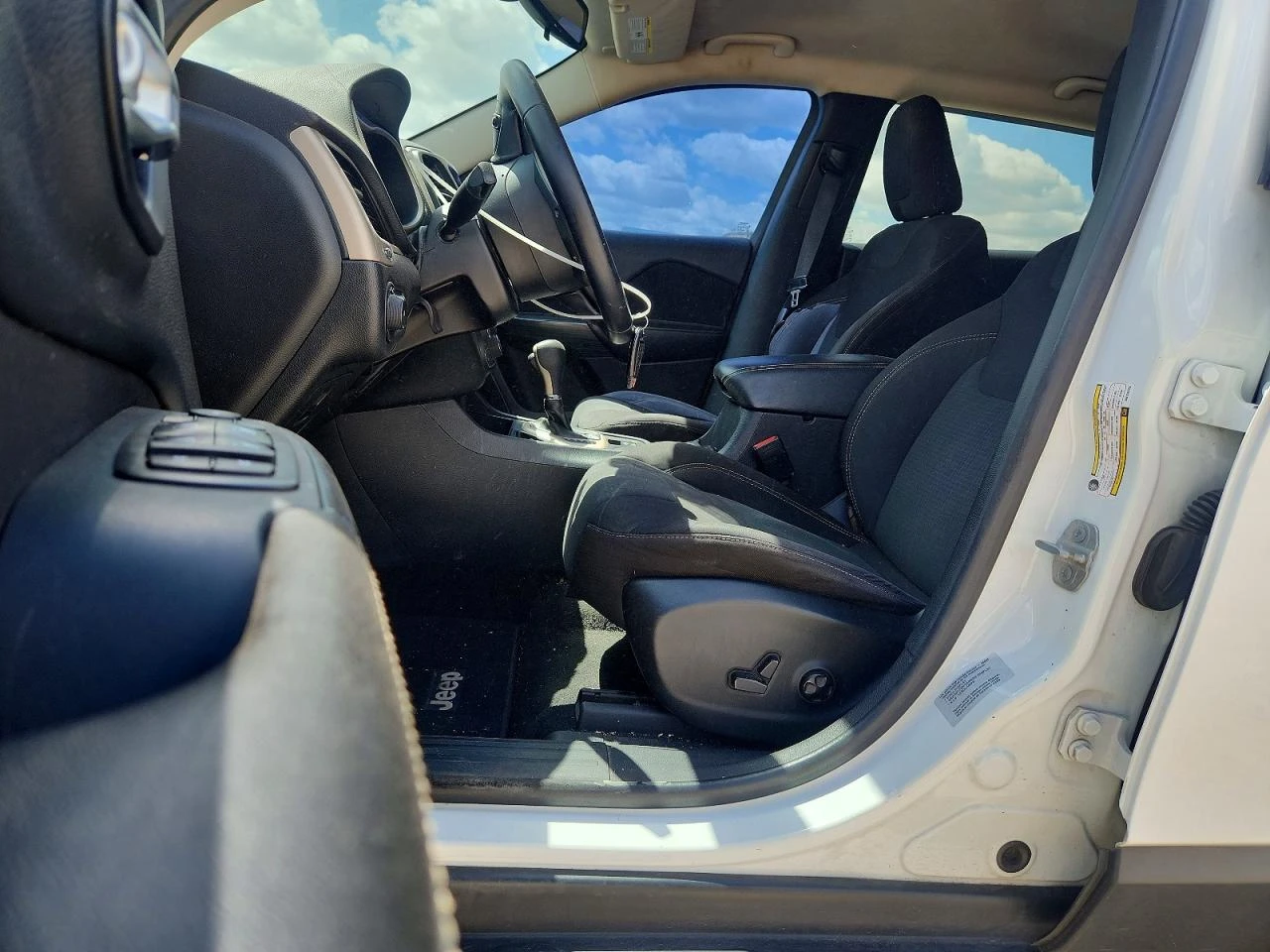 Jeep Cherokee 3.2l Latitude, снимка 7 - Автомобили и джипове - 56134961